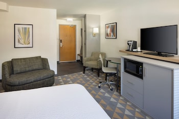 Room, 1 King Bed, Accessible (Communication, Pet Friendly)