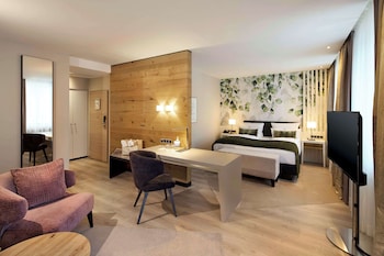 Junior Suite, 1 Double Bed, Balcony, Park View (Converts to 2 Twin Beds)