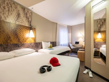 Triple Room, Multiple Beds