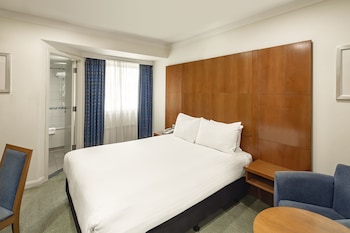 Standard Room, 1 Queen Bed, Accessible