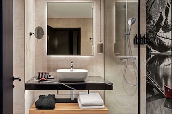 Standard Room (High Floor)