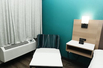 Room, 1 King Bed, Non Smoking