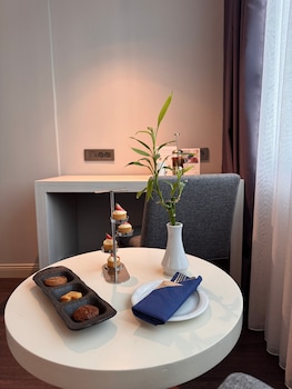 Deluxe Twin Room (Spa Access Included)