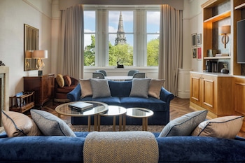 Suite, 1 King Bed, Non Smoking (Robert L Suitevenson)