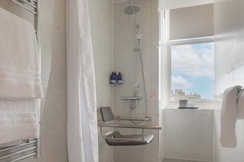 Deluxe Room, 1 King Bed, Accessible