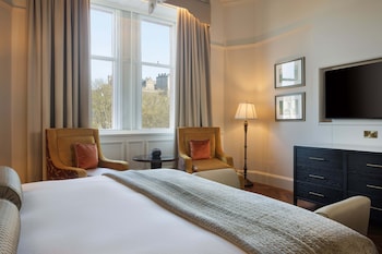 Suite, 1 King Bed, Non Smoking (Robert L Suitevenson)