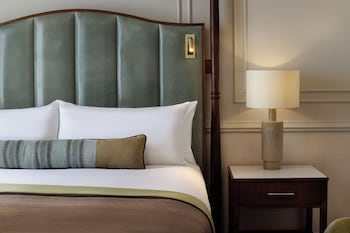 Premier Room, 1 King Bed