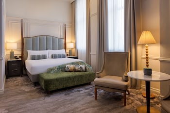 Family Room, 1 King Bed, Connecting Rooms
