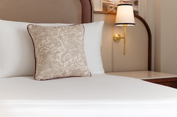 Superior Room, 1 King Bed