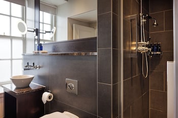 Deluxe Room, 1 Queen Bed