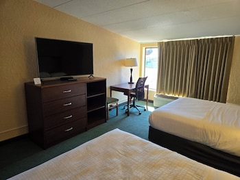 Standard Suite, 2 Queen Beds, Kitchenette