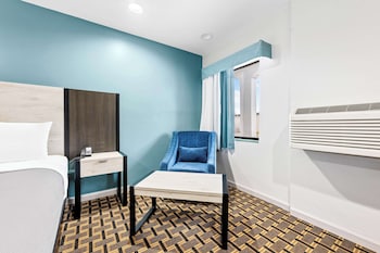 Standard Room, 1 King Bed, Non Smoking, Refrigerator & Microwave