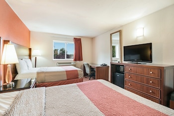 Deluxe Room, 2 Queen Beds, Non Smoking, Refrigerator & Microwave