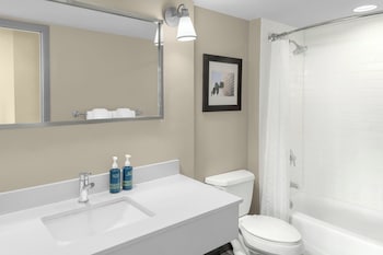 Deluxe Room, 2 Queen Beds