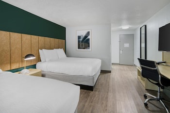Standard Room, 2 Queen Beds, Accessible, Balcony