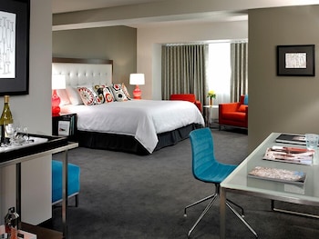 Superior Suite, 1 King Bed (Corner King)