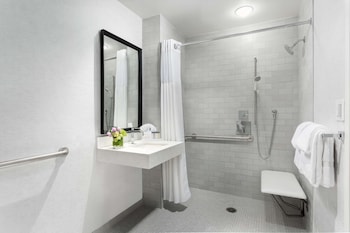 Room, 2 Double Beds, Accessible (Mobility & Hearing, Roll-In Shower)