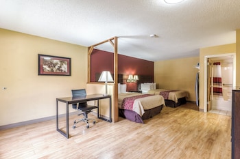 Deluxe Room, 2 Queen Beds, Non Smoking