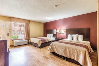 Deluxe Room, 2 Queen Beds, Accessible, Non Smoking