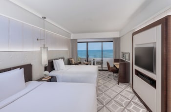 Room, 2 Queen Beds, Balcony, Sea View (Lounge Access)