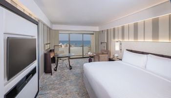 Room, 1 King Bed, Non Smoking, Balcony (Top Floor, Sunset View)