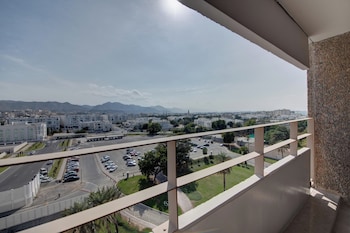 Club Room, 2 Queen Beds, Accessible, Balcony (Club Lounge Access)