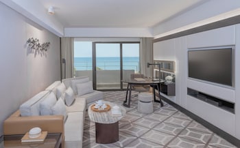 Club Suite, 1 King Bed, Balcony, Sea View (Club Lounge Access)