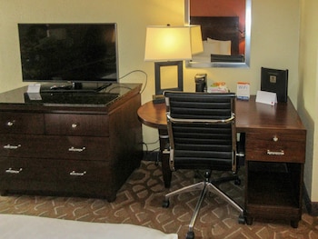 Room, 1 King Bed, Accessible, Non Smoking (Mobility, Accessible Tub, Efficiency)