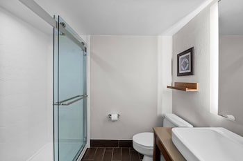 Room, 2 Queen Beds, Oceanfront (NonSmoking  )