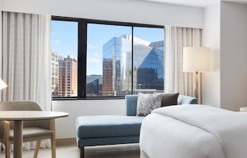 Room, 1 King Bed (City View)