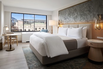 Room, 1 King Bed (City View)