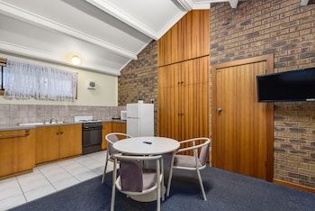 Twin Room, Jetted Tub