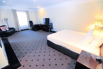 Executive Room, 1 King Bed, Jetted Tub, Ground Floor