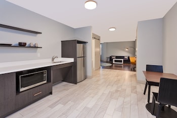 Suite, 1 King Bed