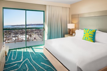 Suite, 1 King Bed with Sofa bed, Balcony, Bay View