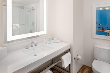Suite, Multiple Beds, Microwave, Bay View (2 Double Beds with Sofa bed)