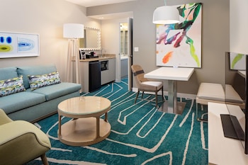 Suite, 1 King Bed with Sofa bed, Mobility Accessible, Microwave