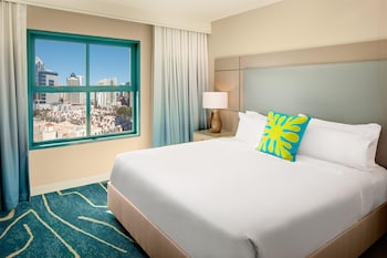 Suite, 1 King Bed with Sofa bed, Microwave, City View
