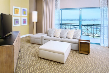 Luxury Suite, 1 King Bed, Balcony, Bay View
