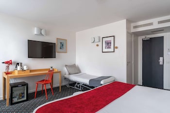 Privilege Room - Complimentary soft minibar,courtesy tray, Chromecast and digital press