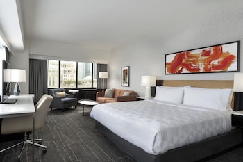 Suite, 1 King Bed (Chicago Skyline View)