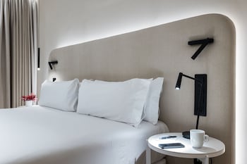 Family 2 connecting rooms