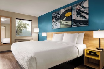 Room, 1 King Bed, Accessible, Smoking (Mobility Accessible)