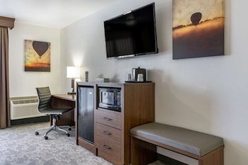 Standard Room, 2 Queen Beds, Patio, Poolside
