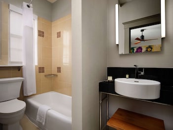 Junior Suite, 1 King Bed with Sofa bed