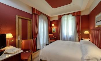 Superior Room, 1 King Bed