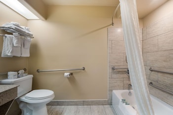 Standard Room, 2 Queen Beds, Accessible, Bathtub (Bathtub)