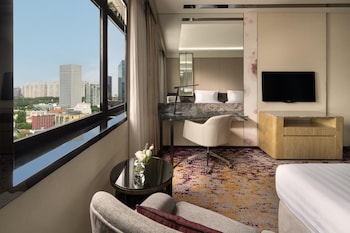 Twin Room (Executive City View)