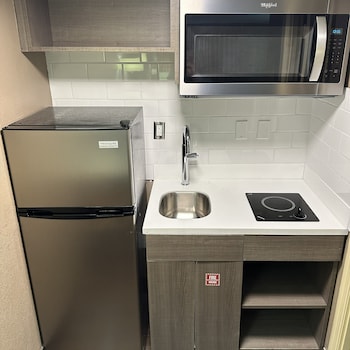 Suite, 1 Double Bed, Non Smoking, Kitchen