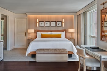 Junior Suite, 1 King Bed with Sofa bed